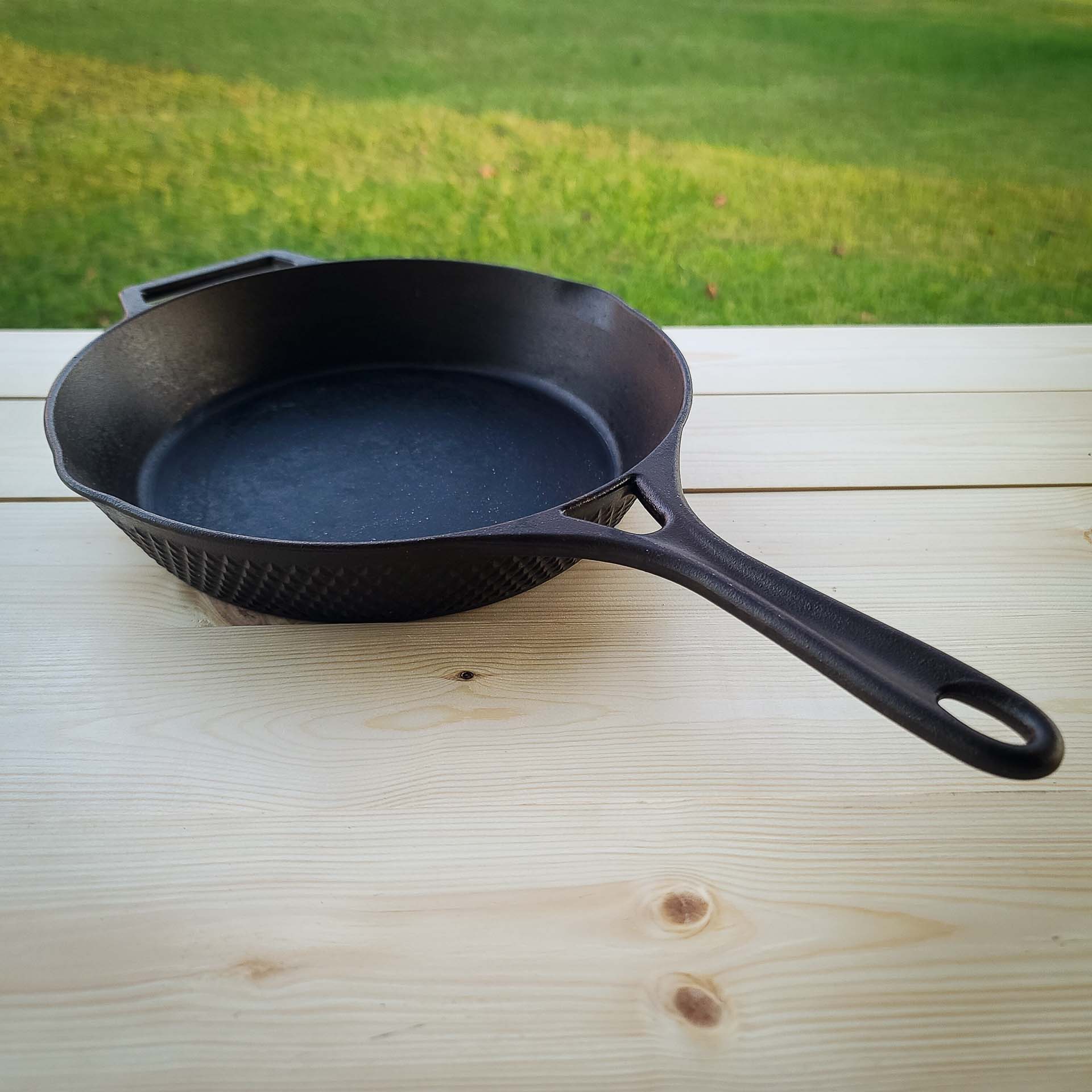 10 Jewelled Skillet - Appalachian Cast Iron