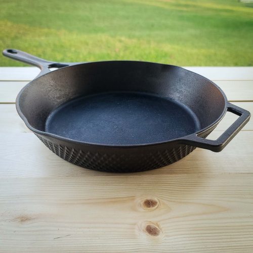 61530d7370ef7834a97c4479_Appalachian Cast Iron-Jeweled10-Skillet-Large-04