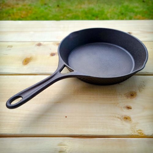 61ccb96e2a38750b8f728d69_Appalachian Cast Iron Jeweled8-Skillet-Medium-09